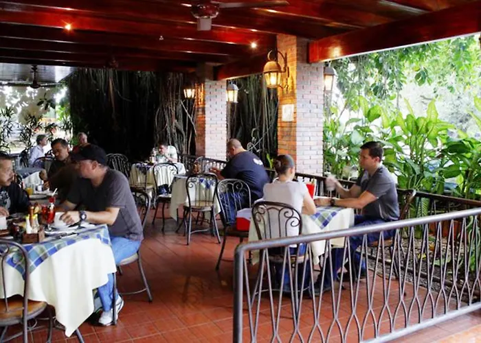 Hotel Boyeros